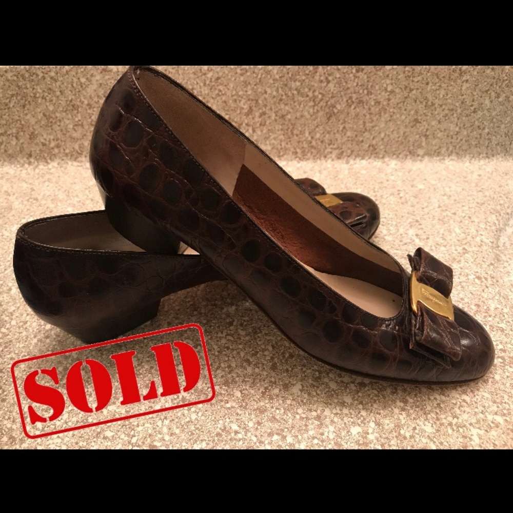 Ferragamo Bow Pump Shoe